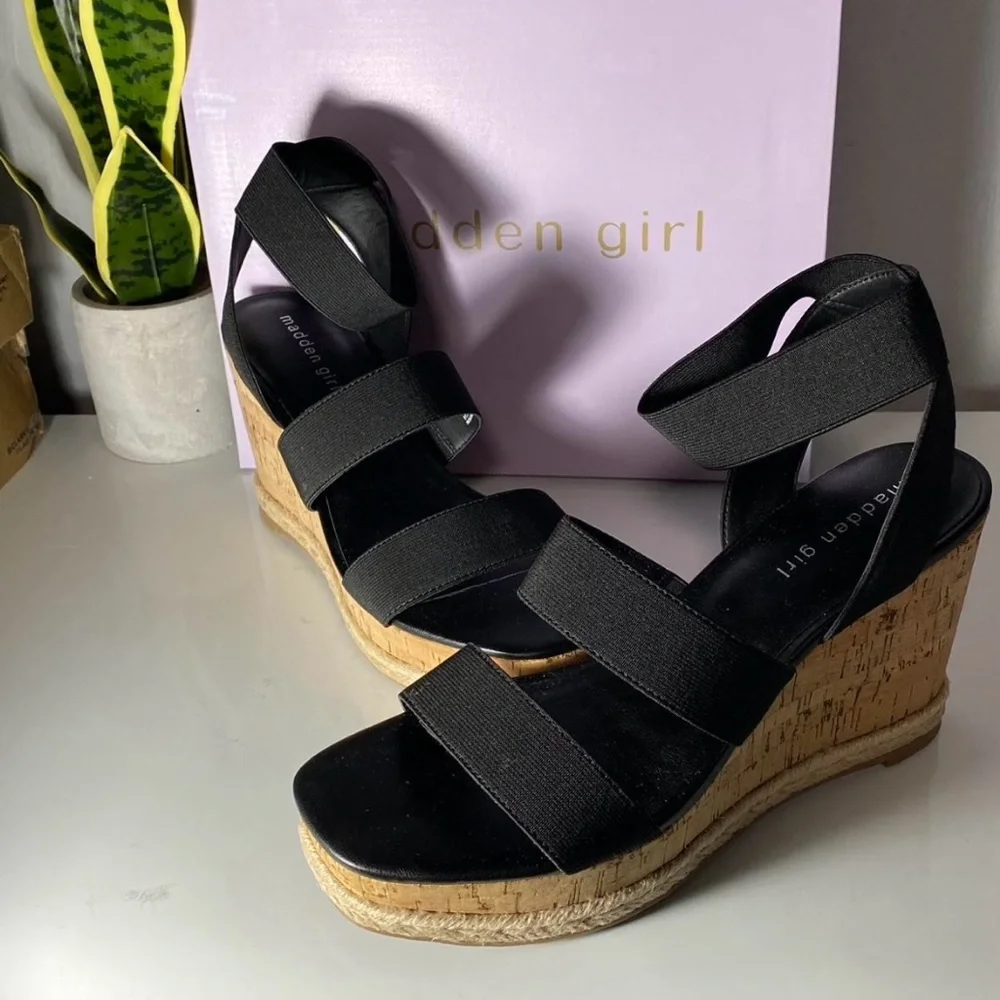 Madden Girl‎ Black Strappy Wedge Sandals